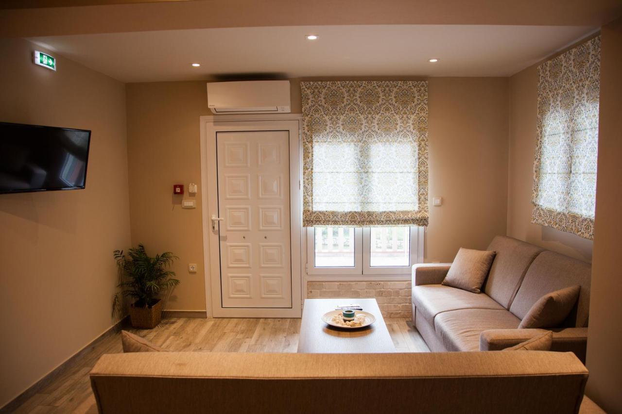 Paporas Apartments Свороната Екстериор снимка