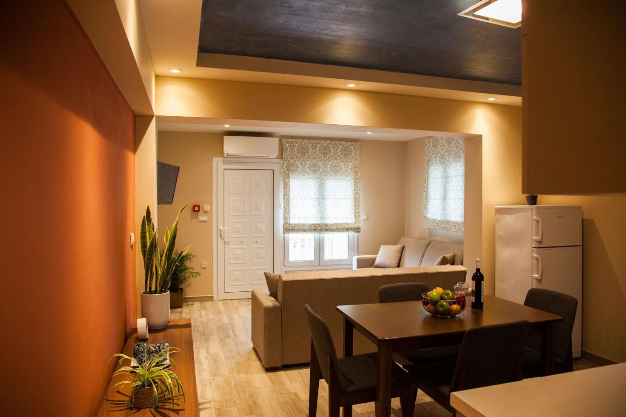 Paporas Apartments Свороната Екстериор снимка