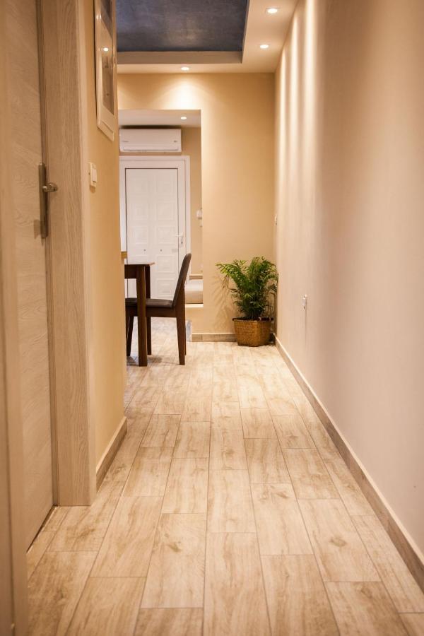 Paporas Apartments Свороната Екстериор снимка