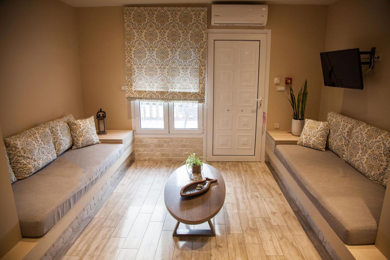 Paporas Apartments Свороната Екстериор снимка