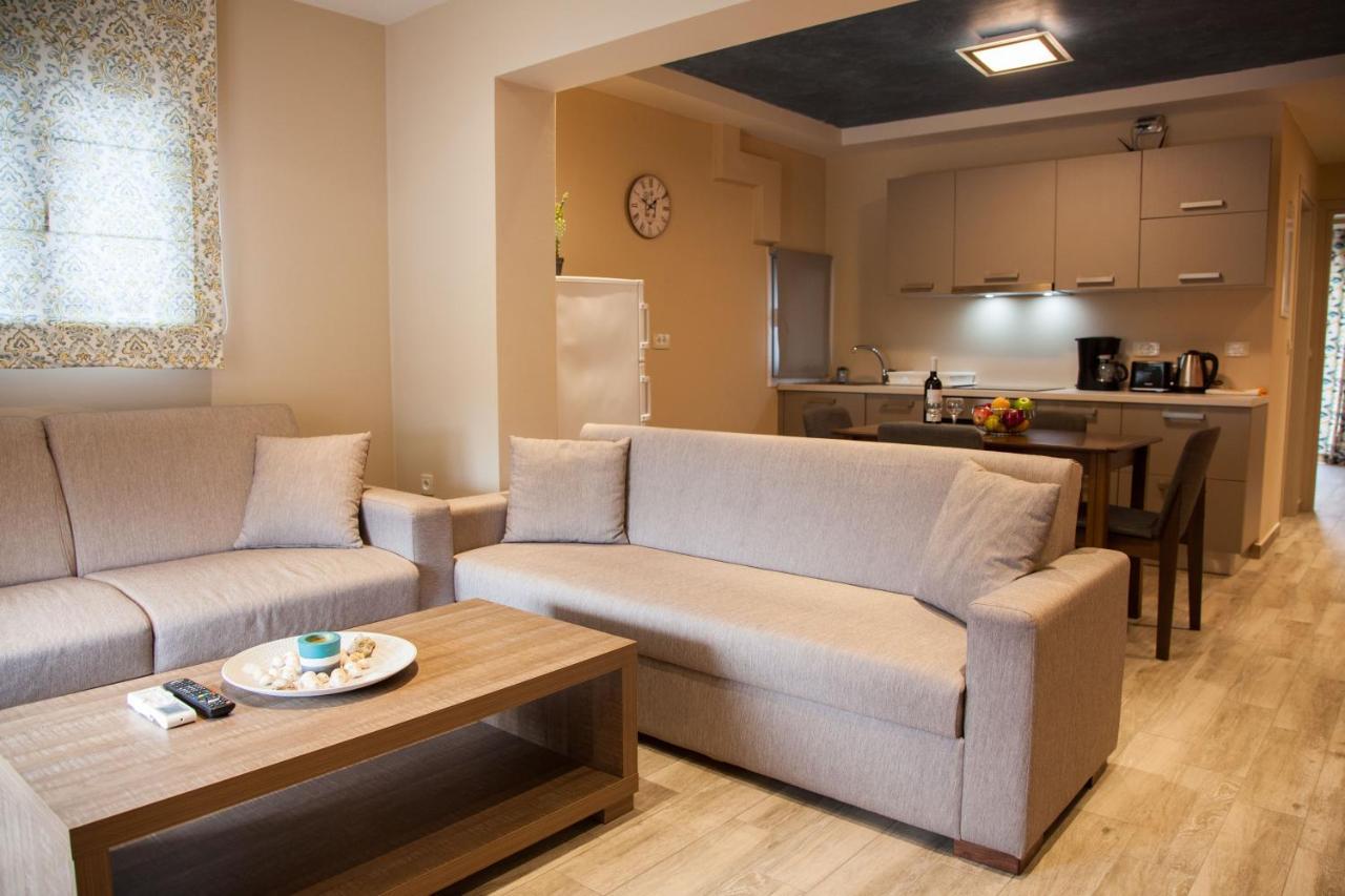 Paporas Apartments Свороната Екстериор снимка