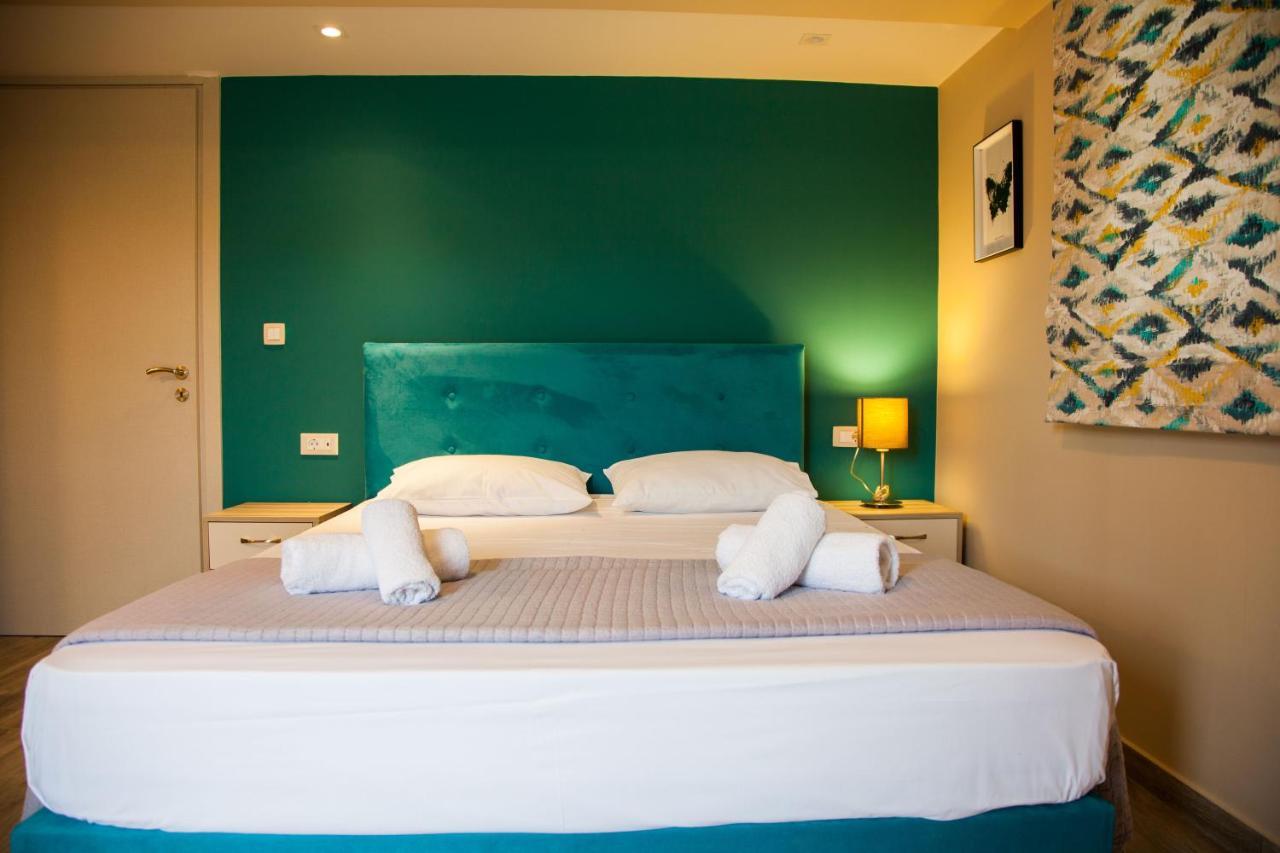 Paporas Apartments Свороната Екстериор снимка