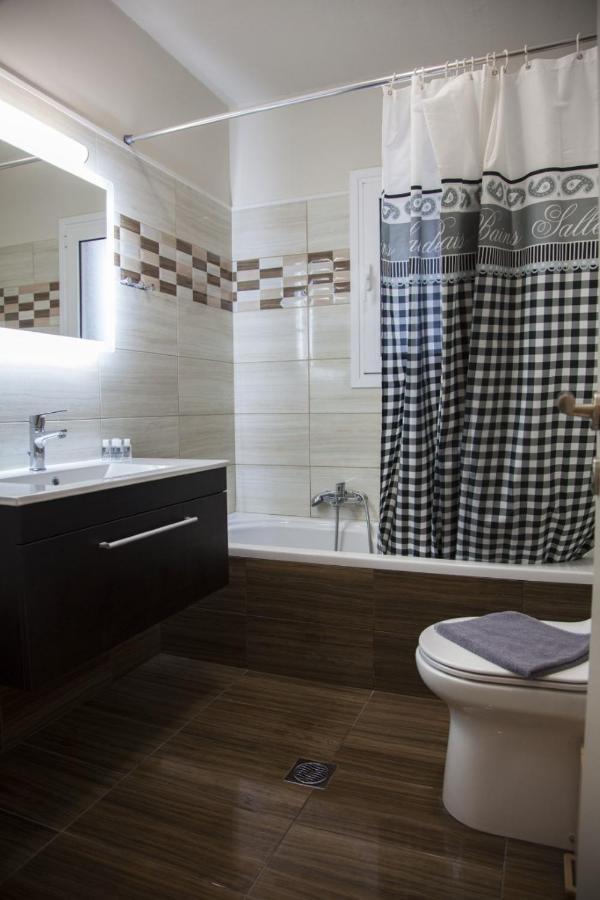Paporas Apartments Свороната Екстериор снимка