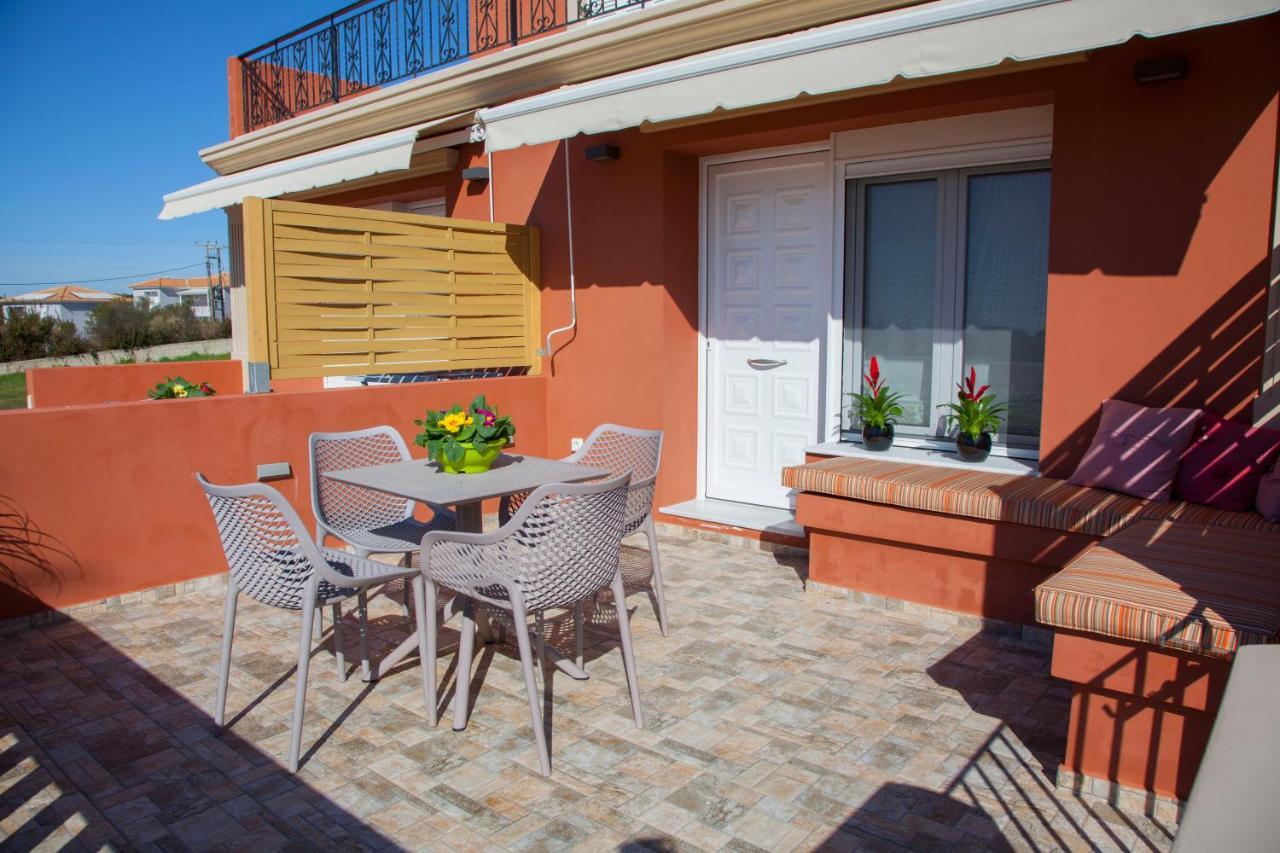 Paporas Apartments Свороната Екстериор снимка